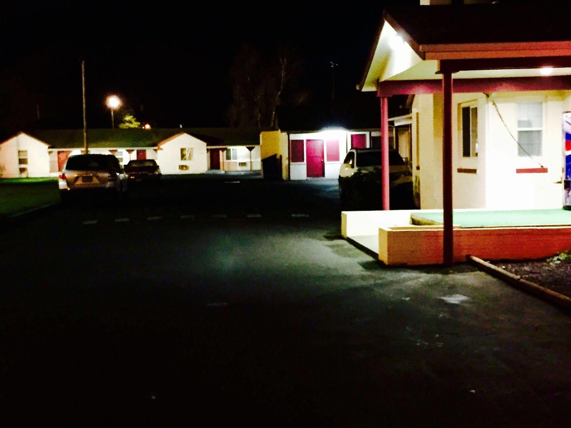 Travelers Inn Motel セイラム エクステリア 写真