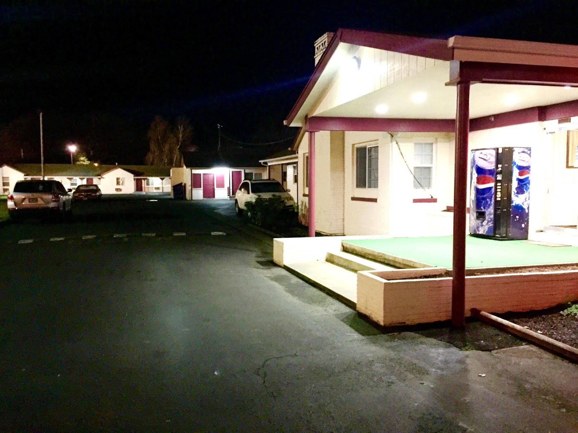 Travelers Inn Motel セイラム エクステリア 写真