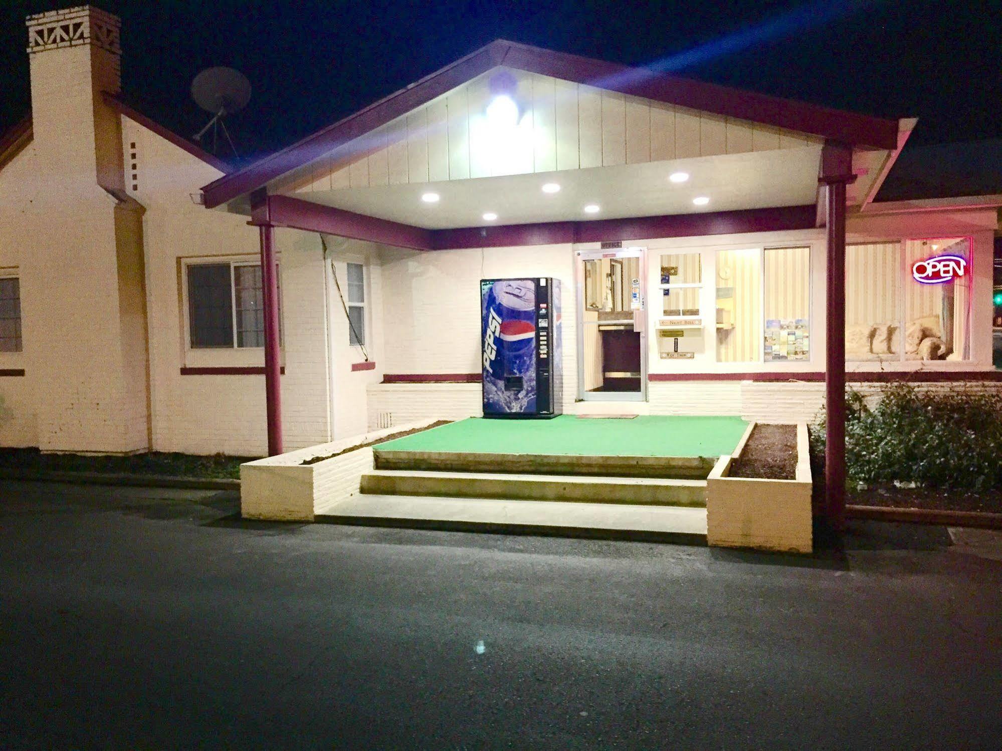 Travelers Inn Motel セイラム エクステリア 写真